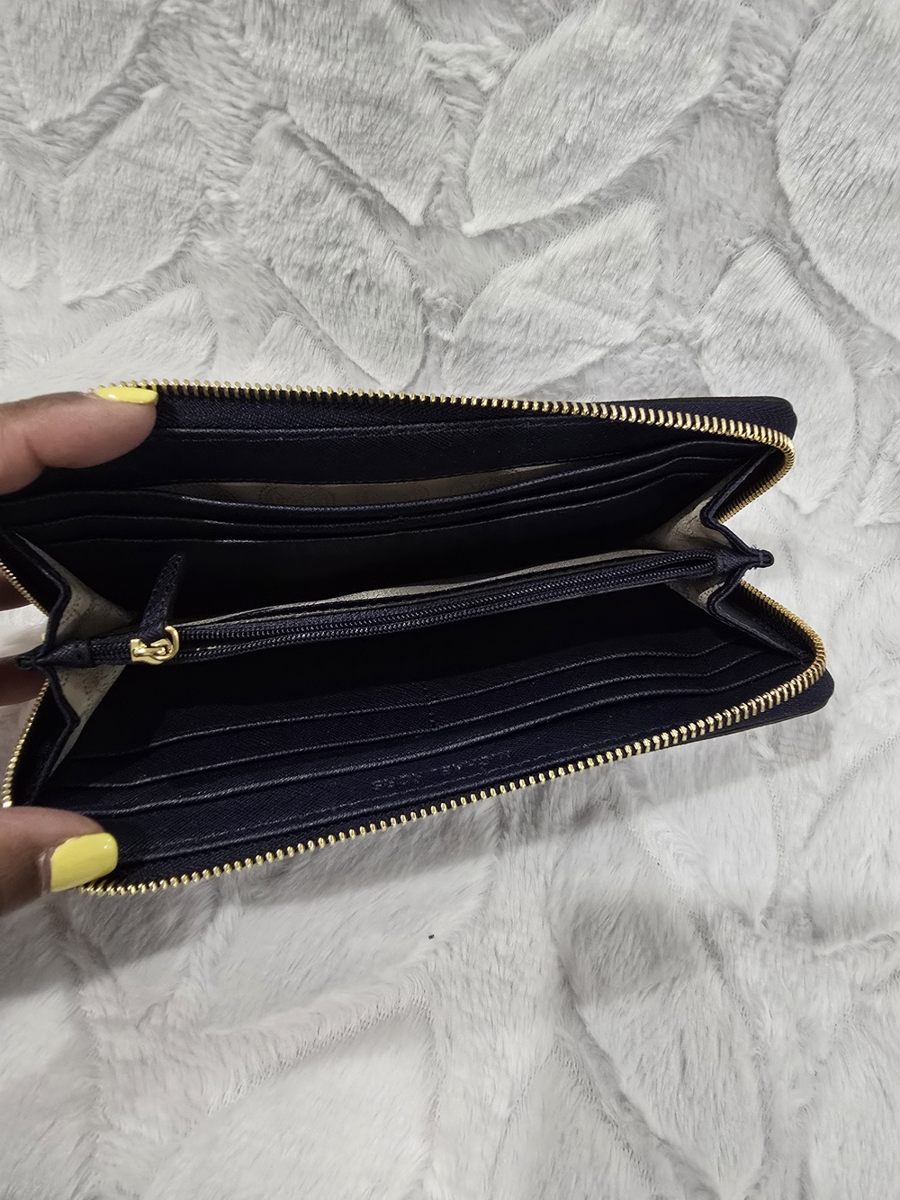 Michael Kors Navy Zip Around Saffiano Wallet with Gold Hardware OFFERS WELCOME!! - Picture 5 of 6